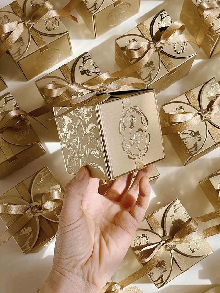 Square Paper Gift Boxes with R - огляд і ціна Event Party Box